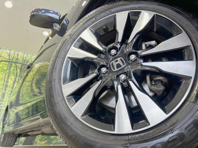 �y����15�C���`�A���~�z�C�[���z�O�ςɃ}�b�`���������A���~�z�C�[���𑕒����Ă���܂��B�e��ЊO�A���~�z�C�[����A�X�^�b�h���X�^�C�����戵�����Ă���܂��B���񂲑��k����������