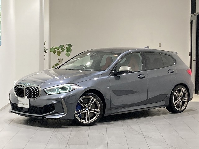 1シリーズM135i xドライブ 4WD