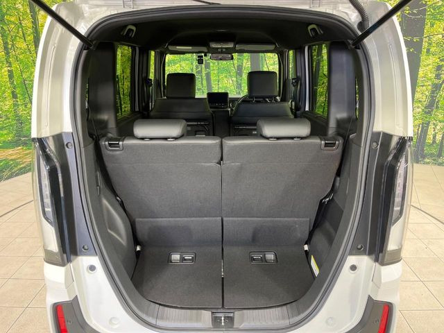 ���i�̂���������ʋ΁A���}���ɏ\���ȉ׎��X�y�[�X���m�ۂ��Ă���܂��B�Z�J���h�V�[�g��|���ƁA�傫�ȉו��̐ύڂ��\�ł���