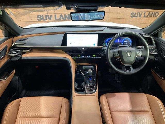 クラウンスポーツ2.5 Z E-Four 4WD