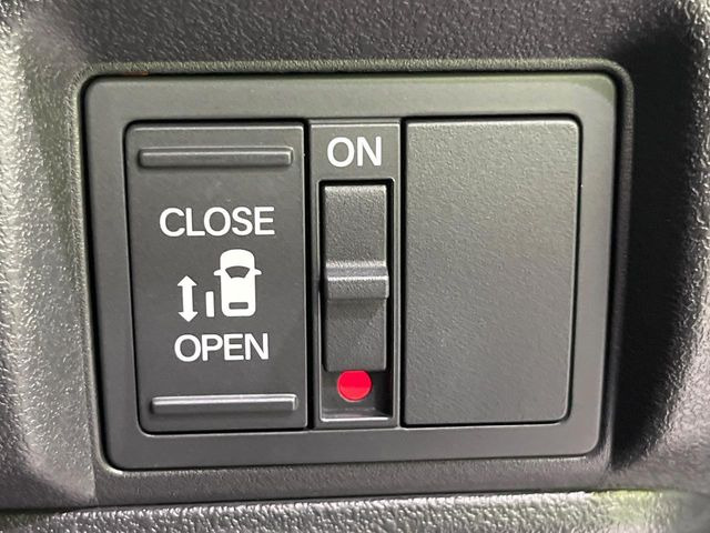 �y�p���[�X���C�h�h�A�z�X�}�[�g�L�[��^�]�Ȃ̃X�C�b�`�ŃX���C�h�h�A�̊J���\���d��������͂����ăh�A���J����K�v�������A���������q�l�ł��A�d���ו��������Ă��鎞�����N�ɊJ���߂ł��܂���