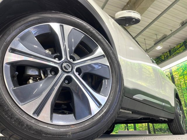 【純正17インチアルミホイール】外観にマッチした純正アルミホイールを装着しております。各種社外アルミホイールや、スタッドレスタイヤも取扱いしております。是非ご相談ください♪