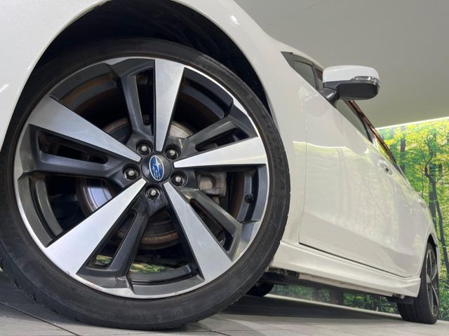 �y����18�C���`�A���~�z�C�[���z�O�ςɃ}�b�`���������A���~�z�C�[���𑕒����Ă���܂��B�e��ЊO�A���~�z�C�[����A�X�^�b�h���X�^�C�����戵�����Ă���܂��B���񂲑��k����������