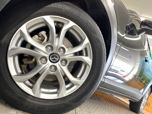 【純正16インチアルミホイール】外観にマッチした純正アルミホイールを装着しております。各種社外アルミホイールや、スタッドレスタイヤも取扱いしております。是非ご相談ください♪