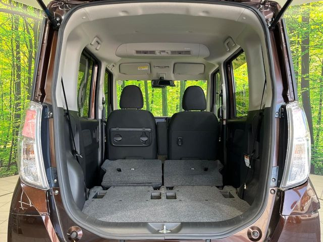 ���i�̂���������ʋ΁A���}���ɏ\���ȉ׎��X�y�[�X���m�ۂ��Ă���܂��B�Z�J���h�V�[�g��|���ƁA�傫�ȉו��̐ύڂ��\�ł���