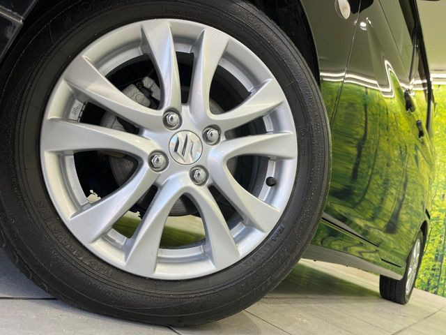 �y����15�C���`�A���~�z�C�[���z�O�ςɃ}�b�`���������A���~�z�C�[���𑕒����Ă���܂��B�e��ЊO�A���~�z�C�[����A�X�^�b�h���X�^�C�����戵�����Ă���܂��B���񂲑��k����������