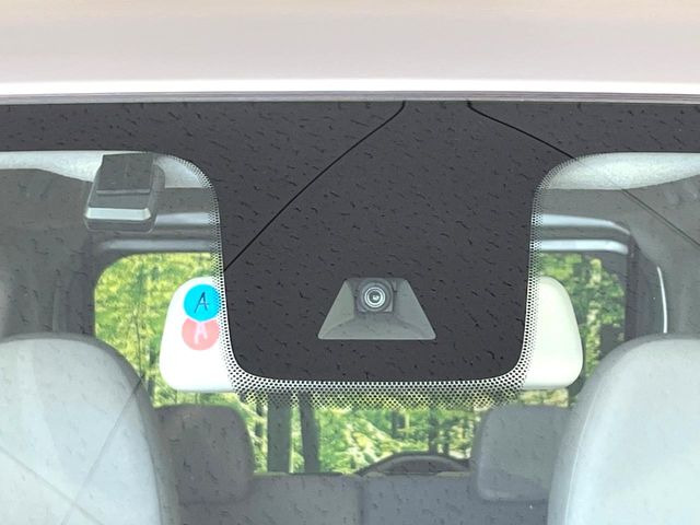 �y�O�He-Assist�z���s���ɑO���̎ԗ�����F�����A�Փ˂������Ȏ��͌x��ƃu���[�L�ŏՓˉ���Ɣ�Q�y�����A�V�X�g�B�����S�Ƀh���C�u�����y���݂��������܂��B