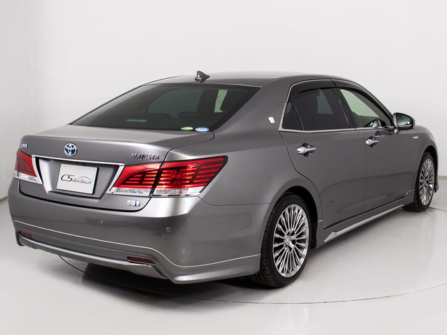 フルエアロが装着されています!お好みはいかがですか?今付いているデザイン以外にも、各ブランドのエアロを格安にてお取付け出来ます!又、エアロを外してノーマル状態にする事も出来ます!!