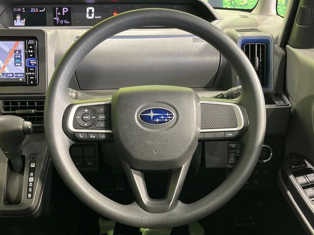 インテリアに合わせたデザインのステアリングは、運転される方のことも考え、運転しやすい形状、大きさです。是非一度、実際に触ってお確かめください。