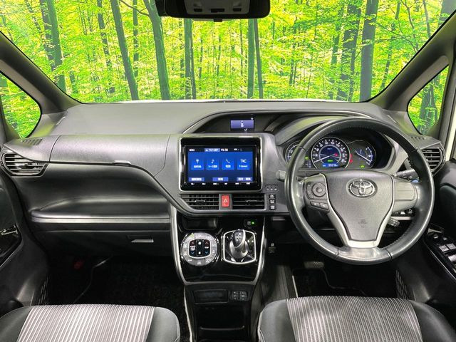 ヴォクシー1.8 ハイブリッド ZS 煌