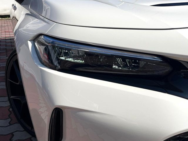 �yLED�w�b�h���C�g�z���V����ԑ��s�����ǍD�Ȏ��E���m�ۂ����S���ĉ^�]�ł��鍂�P�xLED�w�b�h���C�g�𑕔�!�_�����x�������A����d�͂��}�����Ă��܂��B