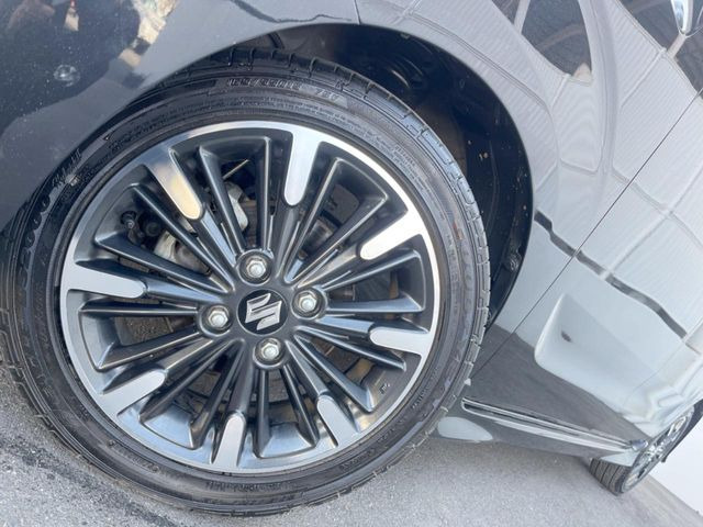 �y�����A���~�z�C�[���z�O�ςɃ}�b�`���������A���~�z�C�[���𑕒����Ă���܂��B�e��ЊO�A���~�z�C�[����A�X�^�b�h���X�^�C�����戵�����Ă���܂��B���񂲑��k����������