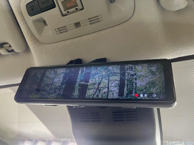 �y�f�W�^���C���i�[�~���[�z��Ȃ̑傫�ȉו��⓯��҂Ō�����m�F���Â炢���ł����S!�J�������B�e�����ԗ�����̉f�������[���~���[���ɕ\���B�N���A�Ȏ��E�ŏ󋵂̊m�F���\�ł�!