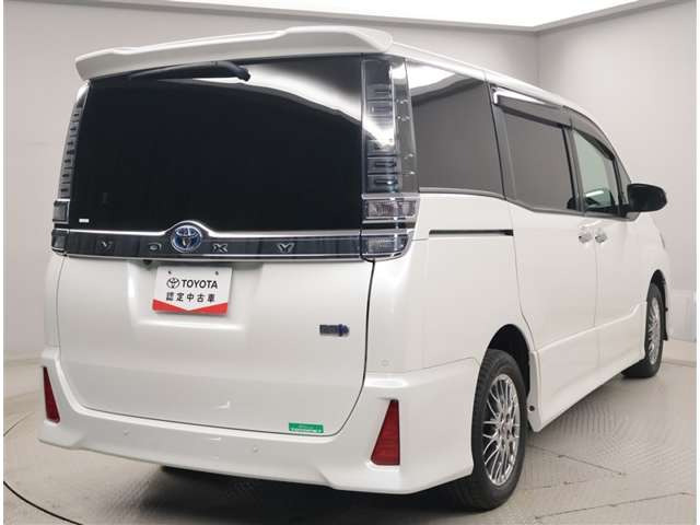 ヴォクシー1.8 ハイブリッド ZS 煌III