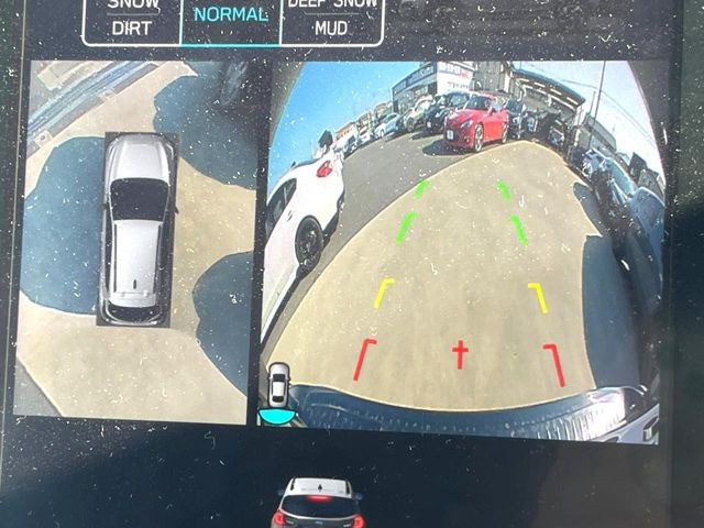 【マルチテレインモニター】車のフロントやサイドのカメラ画像を同時にモニター表示することで、悪路や狭い道を走行時でも周囲の状況確認ができ安心!本格SUVにうれしい装備です♪