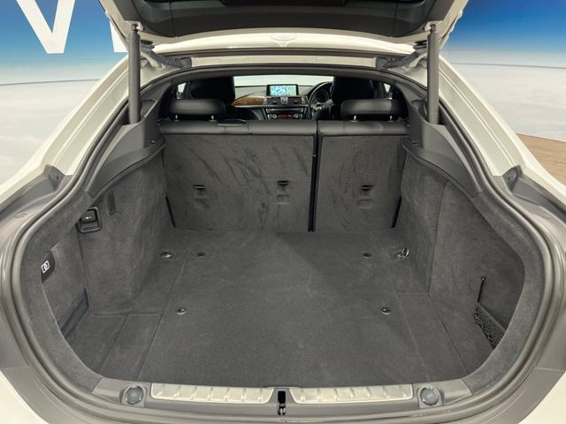 ●トランクルーム:趣味が広がる収容スペース!これだけの広さがあればお買い物やレジャーなどにも最適です!使用感も少なくきれいな状態を維持しております。