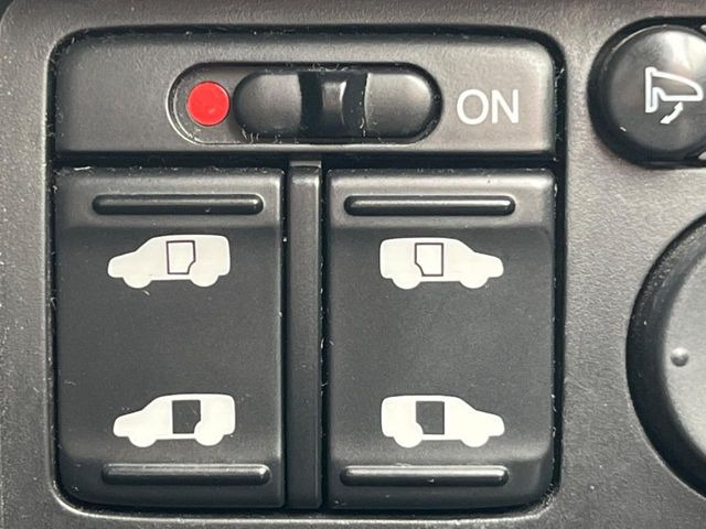 �y�����p���[�X���C�h�h�A�z�X�}�[�g�L�[��^�]�Ȃ̃X�C�b�`�Ō�ȗ����X���C�h�h�A�̊J���\���d��������͂����ăh�A���J����K�v�������A�����Ȃ��q�l�ł��ȒP�ɊJ���߂ł����K�ł���