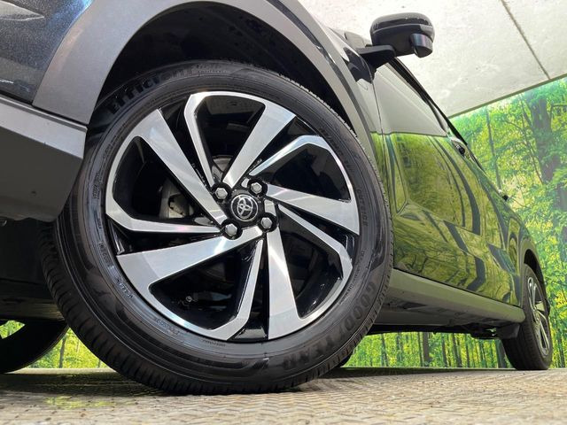 �y����17�C���`�A���~�z�C�[���z�O�ςɃ}�b�`���������A���~�z�C�[���𑕒����Ă���܂��B�e��ЊO�A���~�z�C�[����A�X�^�b�h���X�^�C�����戵�����Ă���܂��B���񂲑��k����������