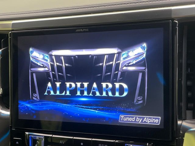 �y11�^�i�r�z�l�C�̑�^�i�r�𑕔����Ă���܂��B�i�r�̎g���₷���͂������A�I�[�f�B�I�@�\���[��!�L�����v�◷�s�͂������A�ʋ΂┃�����ȂǕ��i�̃h���C�u���y�����Ȃ�͂���