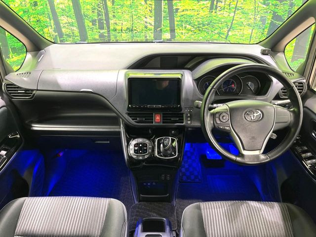 ヴォクシー1.8 ハイブリッド ZS