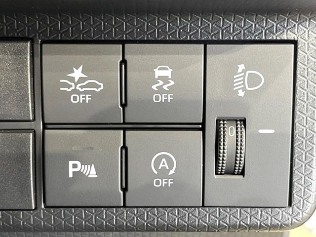 �y�A�C�h�����O�X�g�b�v�z�ԐM����a�؂Œ�Ԃ����ۂɃG���W�����~���A���ʂȔR���̏����}���܂��B�R��������ی�ɂȂ���@�\��G���W���̓u���[�L�𗣂��΍Ďn�����܂��B