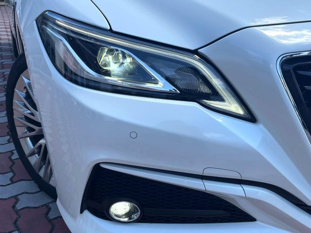 �yLED�w�b�h���C�g�z���V����ԑ��s�����ǍD�Ȏ��E���m�ۂ����S���ĉ^�]�ł��鍂�P�xLED�w�b�h���C�g�𑕔�!�_�����x�������A����d�͂��}�����Ă��܂��B