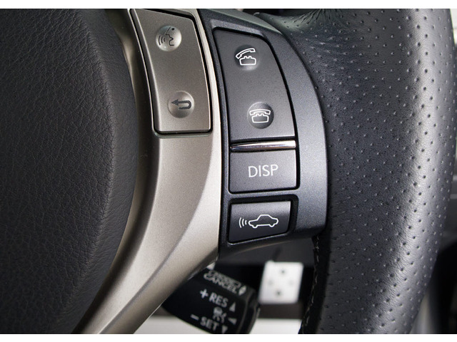 �Փˉ���x���^�v���N���b�V���Z�[�t�e�B�V�X�e�� �O���ɏo��������Q���ɑ΂��x��𔭂��A�h���C�o�[�Ɍx���B�����Ƀu���[�L�A�V�X�g�ɂ��Փˉ���Ƒ��x���y�����܂��B