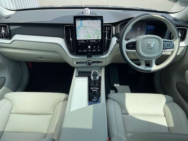 XC60ウルトラ T6 AWD プラグイン ハイブリッド 4WD