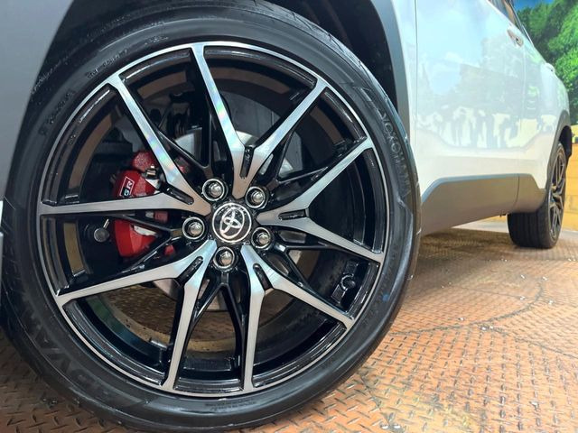�y�����A���~�z�C�[���z�O�ςɃ}�b�`���������A���~�z�C�[���𑕒����Ă���܂��B�e��ЊO�A���~�z�C�[����A�X�^�b�h���X�^�C�����戵�����Ă���܂��B���񂲑��k����������