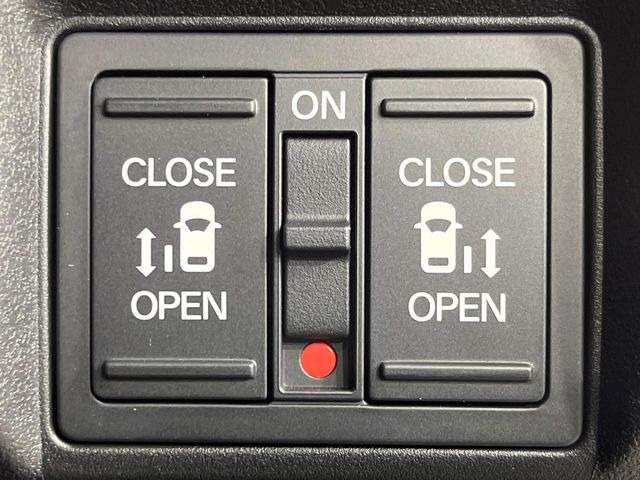 �y�����p���[�X���C�h�h�A�z�X�}�[�g�L�[��^�]�Ȃ̃X�C�b�`�Ō�ȗ����X���C�h�h�A�̊J���\���d��������͂����ăh�A���J����K�v�������A�����Ȃ��q�l�ł��ȒP�ɊJ���߂ł����K�ł���