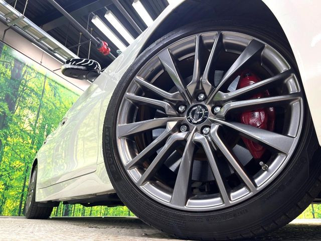 �y����19�C���`�A���~�z�C�[���z�O�ςɃ}�b�`���������A���~�z�C�[���𑕒����Ă���܂��B�e��ЊO�A���~�z�C�[����A�X�^�b�h���X�^�C�����戵�����Ă���܂��B���񂲑��k����������