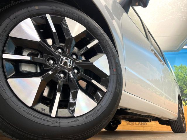 �y����16�C���`�A���~�z�C�[���z�O�ςɃ}�b�`���������A���~�z�C�[���𑕒����Ă���܂��B�e��ЊO�A���~�z�C�[����A�X�^�b�h���X�^�C�����戵�����Ă���܂��B���񂲑��k����������