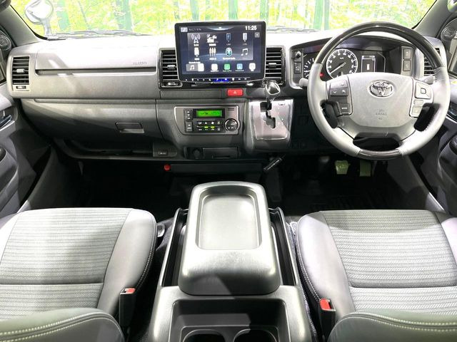 ハイエースバン