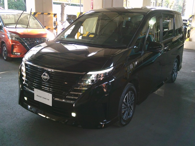 セレナ1.4 e-POWER ハイウェイスターV