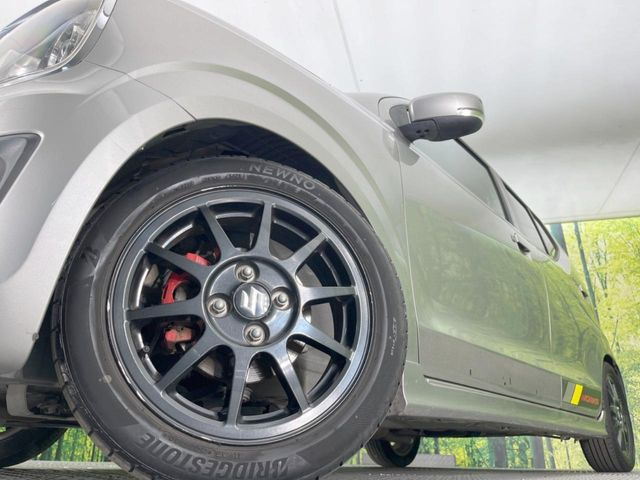 �y�����A���~�z�C�[���z�O�ςɃ}�b�`���������A���~�z�C�[���𑕒����Ă���܂��B�e��ЊO�A���~�z�C�[����A�X�^�b�h���X�^�C�����戵�����Ă���܂��B���񂲑��k����������