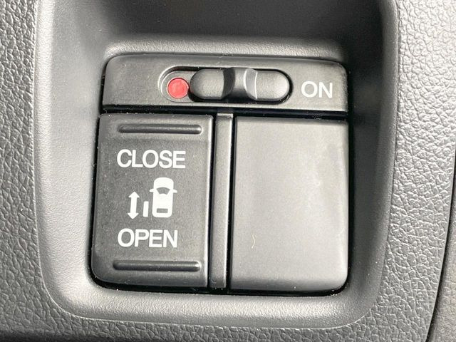 �y�p���[�X���C�h�h�A�z�X�}�[�g�L�[��^�]�Ȃ̃X�C�b�`�ŃX���C�h�h�A�̊J���\���d��������͂����ăh�A���J����K�v�������A���������q�l�ł��A�d���ו��������Ă��鎞�����N�ɊJ���߂ł��܂���