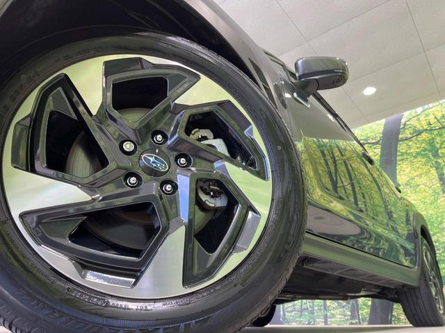 �y����18�C���`�A���~�z�C�[���z�O�ςɃ}�b�`���������A���~�z�C�[���𑕒����Ă���܂��B�e��ЊO�A���~�z�C�[����A�X�^�b�h���X�^�C�����戵�����Ă���܂��B���񂲑��k����������