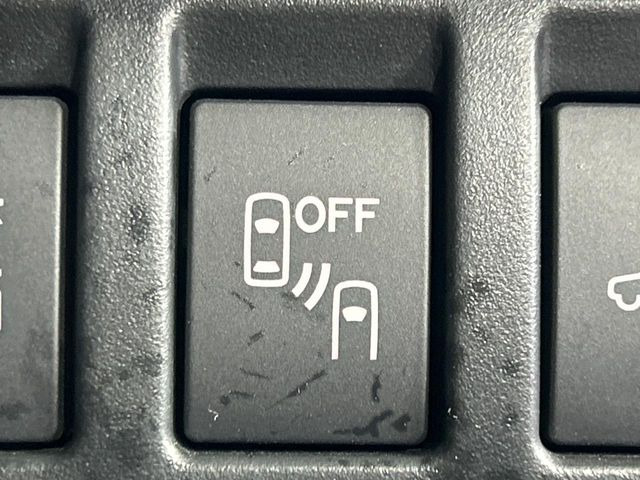 �y�����r�[�N���f�B�e�B�N�V�����z���s���A�h�A�~���[�̎��p�ɂȂ�₷���ӏ��Ɍ㑱�Ԃ��ڋ߂���ƃT�C�h�~���[�t�߂Ɍx����\���A�h���C�o�[�ɒ��ӊ��N�ƁA����̍ۂ̓n���h��������A�V�X�g�����܂��B