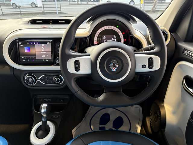 0.9L �^�[�{�`���[�W���[�t����3�C��DOHC12�o���u�G���W���ɓd�q����6��AT(6EDC)��g�ݍ��킹���u�C���e���X�v