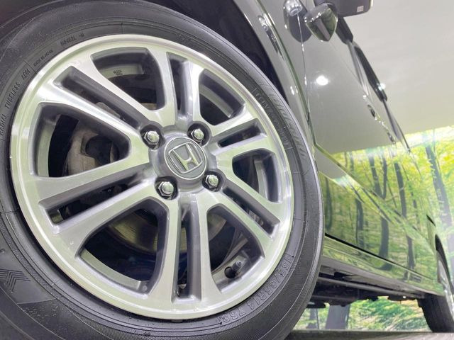 �y����14�C���`�A���~�z�C�[���z�O�ςɃ}�b�`���������A���~�z�C�[���𑕒����Ă���܂��B�e��ЊO�A���~�z�C�[����A�X�^�b�h���X�^�C�����戵�����Ă���܂��B���񂲑��k����������