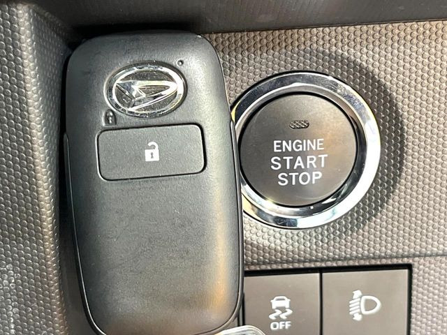 �y�L�[�t���[�V�X�e���z�J�o����|�P�b�g�ɓ��ꂽ�܂܂ł��h�A�̎{���E�������\�ȃX�}�[�g�L�[�𑕔��B�G���W���̃I���E�I�t�����J�M�����o���K�v����������Ƃ��Ă��֗��ł���