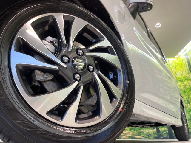 �y����15�C���`�A���~�z�C�[���z�O�ςɃ}�b�`���������A���~�z�C�[���𑕒����Ă���܂��B�e��ЊO�A���~�z�C�[����A�X�^�b�h���X�^�C�����戵�����Ă���܂��B���񂲑��k����������