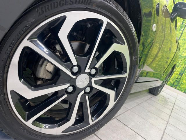 �y����16�C���`�A���~�z�C�[���z�O�ςɃ}�b�`���������A���~�z�C�[���𑕒����Ă���܂��B�e��ЊO�A���~�z�C�[����A�X�^�b�h���X�^�C�����戵�����Ă���܂��B���񂲑��k����������