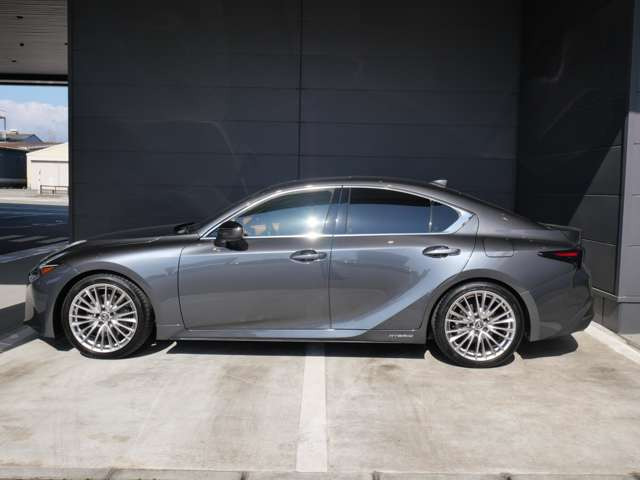 IS300h バージョンL