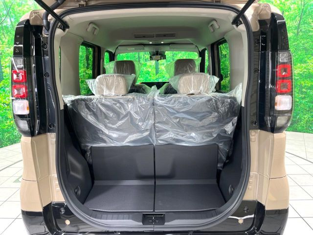 ���i�̂���������ʋ΁A���}���ɏ\���ȉ׎��X�y�[�X���m�ۂ��Ă���܂��B�Z�J���h�V�[�g��|���ƁA�傫�ȉו��̐ύڂ��\�ł���