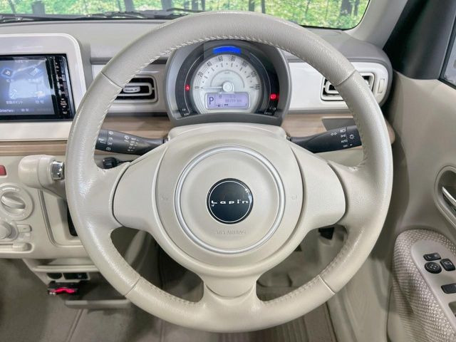 �y�����v�����X�e�A�����O�z�㎿�Ȋv���g�p���邱�ƂŁA��ɂ����������݂ƂĂ��^�]���₷���n���h���ł���