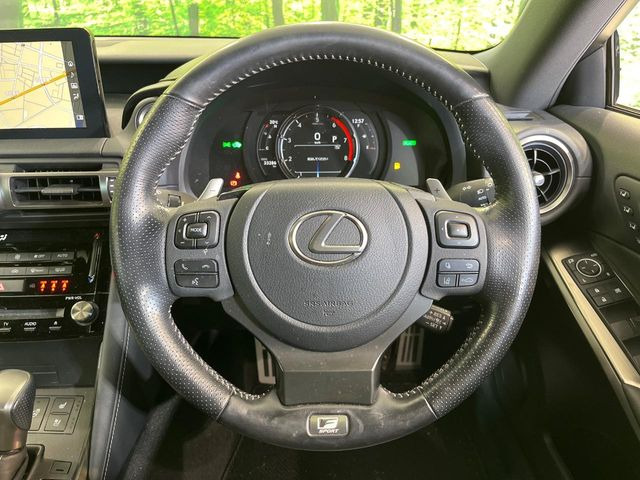 �y�����v�����X�e�A�����O�z�㎿�Ȋv���g�p���邱�ƂŁA��ɂ����������݂ƂĂ��^�]���₷���n���h���ł���