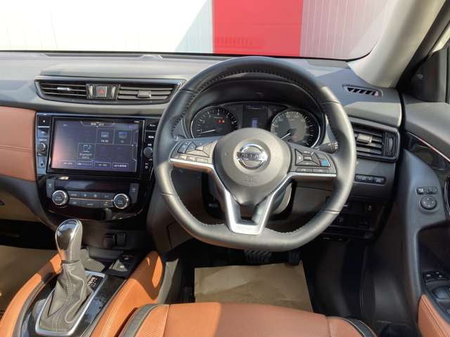 エクストレイル2.0 20Xi レザーエディション 4WD