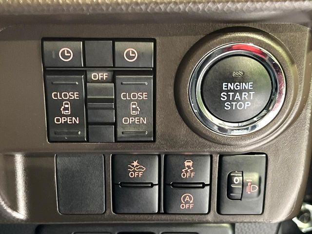 【両側パワースライドドア】スマートキーや運転席のスイッチで後席両側スライドドアの開閉が可能♪電動だから力を入れてドアを開ける必要が無く、小さなお子様でも簡単に開け閉めでき快適です♪