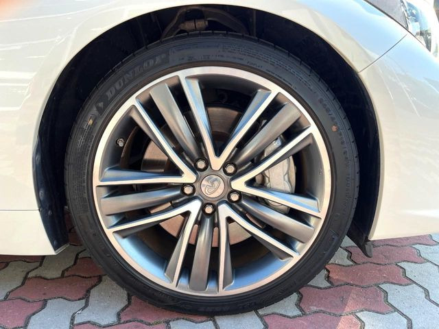 �y����19�C���`�A���~�z�C�[���z�O�ςɃ}�b�`���������A���~�z�C�[���𑕒����Ă���܂��B�e��ЊO�A���~�z�C�[����A�X�^�b�h���X�^�C�����戵�����Ă���܂��B���񂲑��k����������